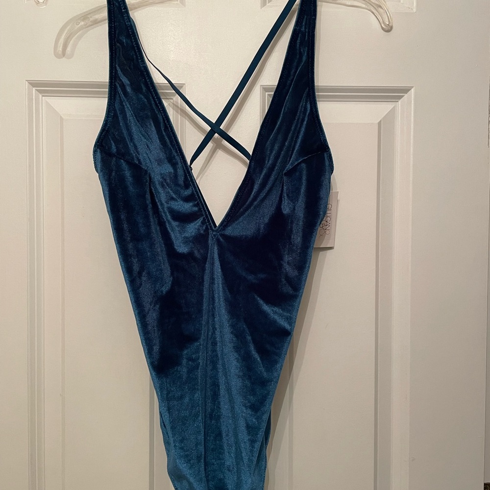 Women’s teal velvet bodysuit - Picture 1 of 6
